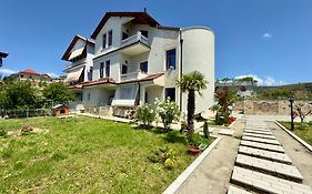 Villa Ida Apartments